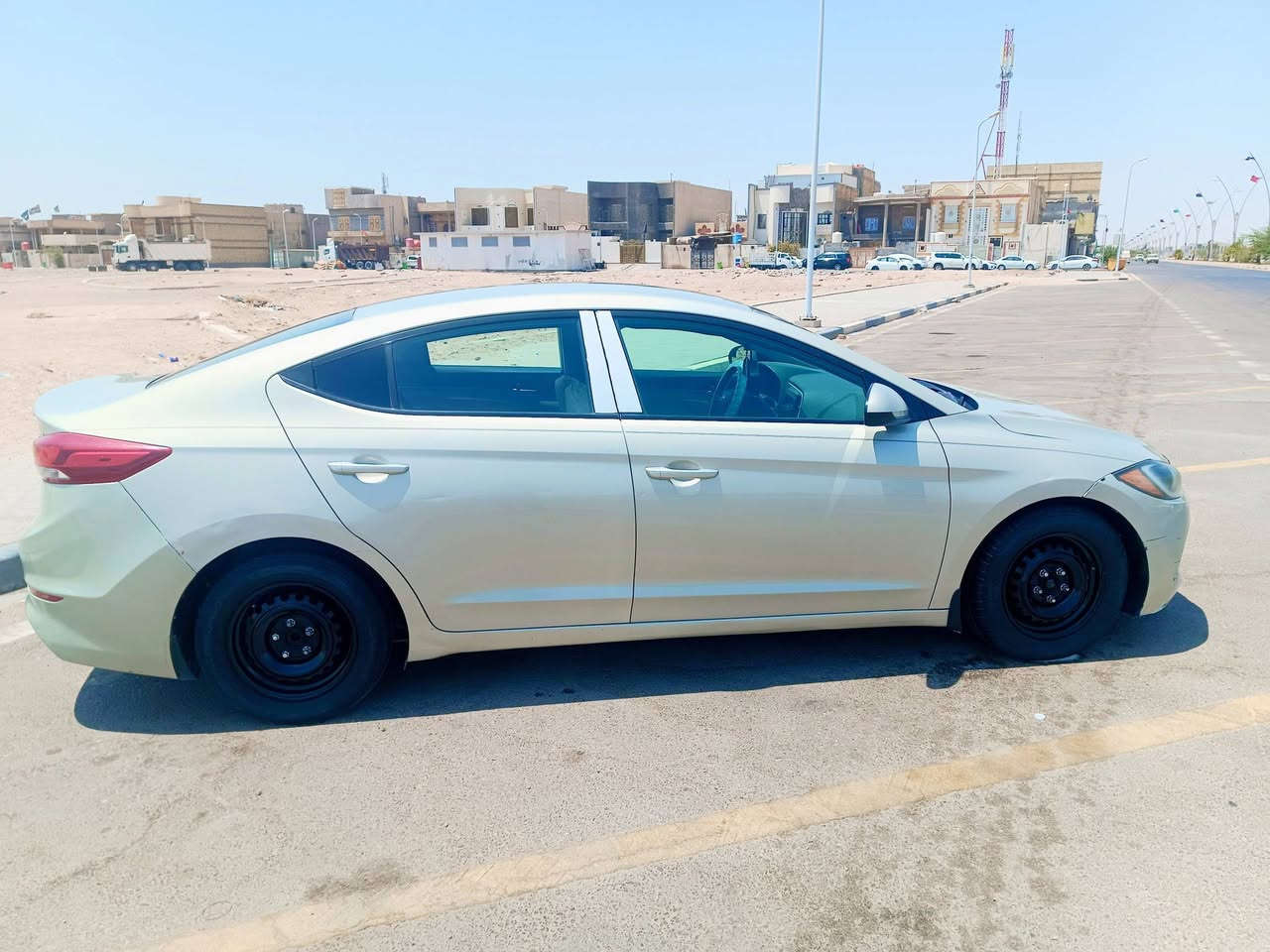 السلام عليكم الانتره للبيع
رقم بصره انگليزي جديد موديل ١٨ وارد امريكي حادثها بنيد فقط منضومه زنون 
 كفال من الضربه والتبديل مكينه ٢٠٠٠ الفين دوش /تبريد شغال حداده تخم تاير/ *********** البصره الزبير
السعر  ١١٠  وبيها مجال
