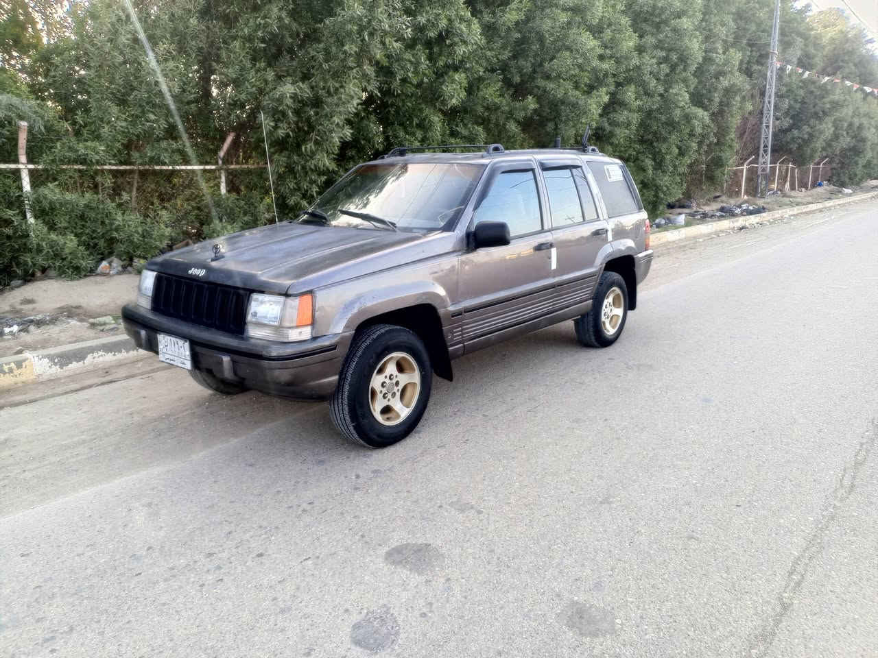 جيب شيروكي موديل 93. رقم بغداد. مشروع وطني وين ماتريد احولك  محرك وكير ففتي 3000 بلكارتون تخم تاير حداديه خير من الله سياره جاهزه دواخل حلوه للبيع السعر 40  وبيها مجال للطيبين رقم الهاتف *********** مكان السياره ناصريه قضاء الدوايه
