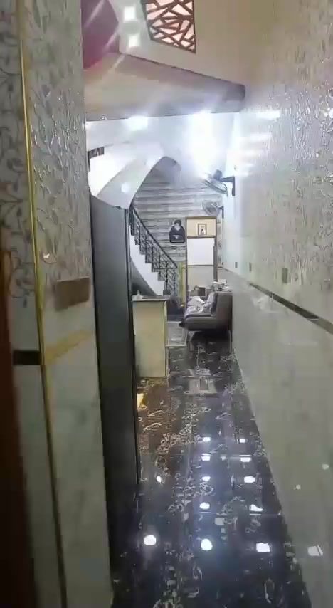 بيت للبيع 🔥

مساحة: ١٠٠ متر 

المكان: حي نداء  عمود (68) كفة شارع 30

متكون طابق الاول من ( غرفة+استقبال+صالة+مطبخ+مكشوفه+تخاريج داخلي وخارجي٢)

وطابق الثاني (غرفتين+صاله+تخاريج) 

شغل كله درجة اولى بيت نضيف 100%

للاستفسار: ***********
