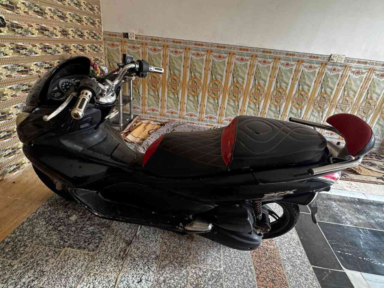 PCX 
جيل اول ياباني 
دراجه مرتبه وما بيها نقص فقط ستان تعليك 
دهن موتل وبانزين محسن
مكاني بغداد المعامل 
والسعر خاص يرحم أهلكم لان هواي ضعفاء نفوس تكسر بل سعر 
متواجد خاص


**إذا كنت صاحب هذا الإعلان وتريد حذفه لأي سبب، رجاءا أرسل رسالة إلى الدعم الفني**