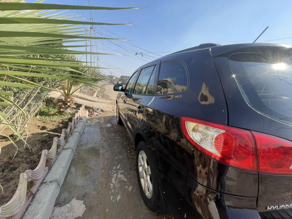 سنتافي ٢٠٠٩ خليجي بيهه صبغ جاملغ امامي بدون ضربه السياره خير من الله حداديه نظيفه سبعه راكب تبريد ثلث قطع غرفتهه كلش نظيفه السعر ١١٠
***********
