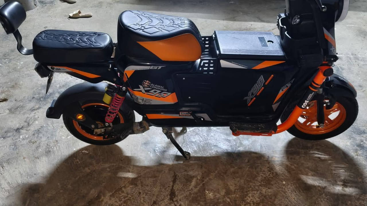 سلام عليكم
دراجة شحن X900GT للبيع 
بوكس 
موديل 2025
مكفولة من كلشي 
بصمتين وسويجين 
اشاير لايت عالي ناصي 
شاشه عداد ذكيه 
هورن نشرات 
انذار سرقة 
قفل ستيرن 
ملف 2000واط
✨✨ علماً أن الدراجه 5 بطريات ✨
بطاريات مكفولة 
البطاريه 33 
وبيها بعد هواي مواصفات 
   5بطاريات والشاحنه مال 5بطريات 
علماً انه مكلف بلنشر 
رقم راعيها *********** 
مكانه كركوك واحد حزيران 
رايدها550 الف
