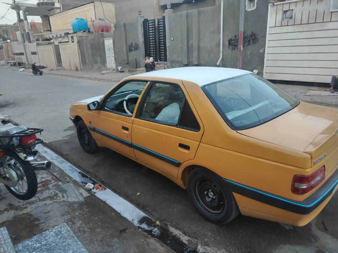 ليهسلام عليكم بيجو 405سياره حلئ من الصوره جاهزه مكينه كير حداديه تخم تاير عنوان سماوه ***********
