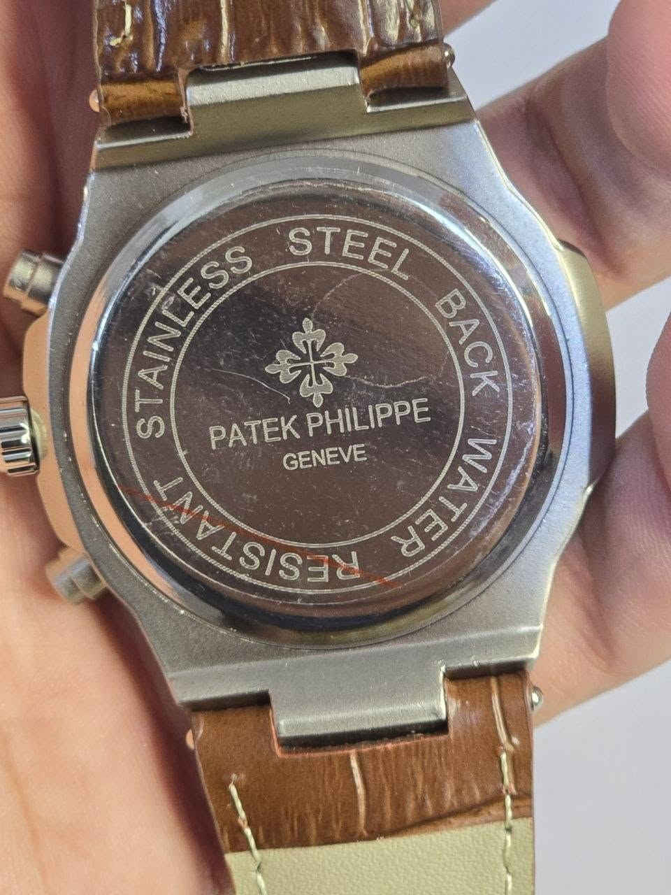 باتك فلبPatek Philippe
تحفه فنيه تتخطى مفهوم الوقت 
مكينة كوارتز ستوبوج (جميع السناتر شغالة)
الميناء اسود فخم بدزاين عصري فول لامينوس ارقام واميال 
زجاج معدني مقاوم للخدش 
نظام شمسي قمري شغال
منفذ تاريخ شهري
الهيكل مصنوع من التيتانيوم 
مختمة من كل مكان
سير جلد مختم 
قفل فراشة اصلي + قطر 43

السعر :- 35 الف ع اول تم 
للحجز والاستفسار يرجى الاعتماد خاص


**إذا كنت صاحب هذا الإعلان وتريد حذفه لأي سبب، رجاءا أرسل رسالة إلى الدعم الفني**