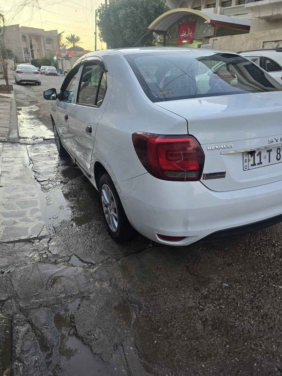 سلام عليكم للبيع رينو سنبل موديل ١٩ بغداد باسمي تحويل ثاني يوم وسنويه لسنه ٢٩ مكفوله  من الصبغ والحادث والبارد سياره ع ايدي من شركه اي نقص مبيهه ماشيه ١٠٠ الف مكاني بغداد  الحريه ***********
