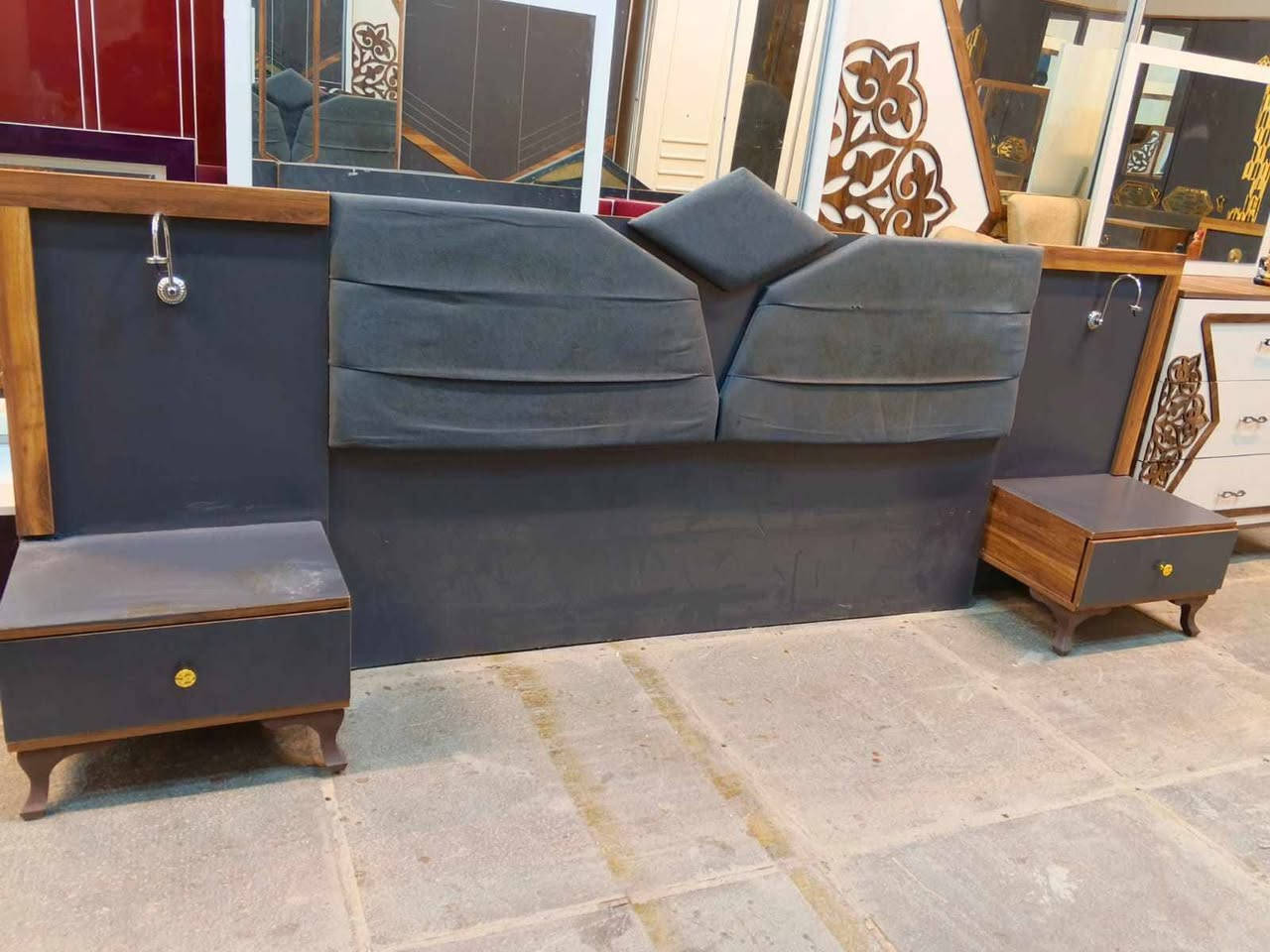 غرفة نوم مستعملة🇹🇷
 نضافة 90 ٪💯فول نضافه
عدد القطع /5
نضام / سلايت💢
سعرها 400قفففل💸
شد ونقل داخل بغداد مجاني🚛
يوجود توصيل محافضات 🚛


**إذا كنت صاحب هذا الإعلان وتريد حذفه لأي سبب، رجاءا أرسل رسالة إلى الدعم الفني**