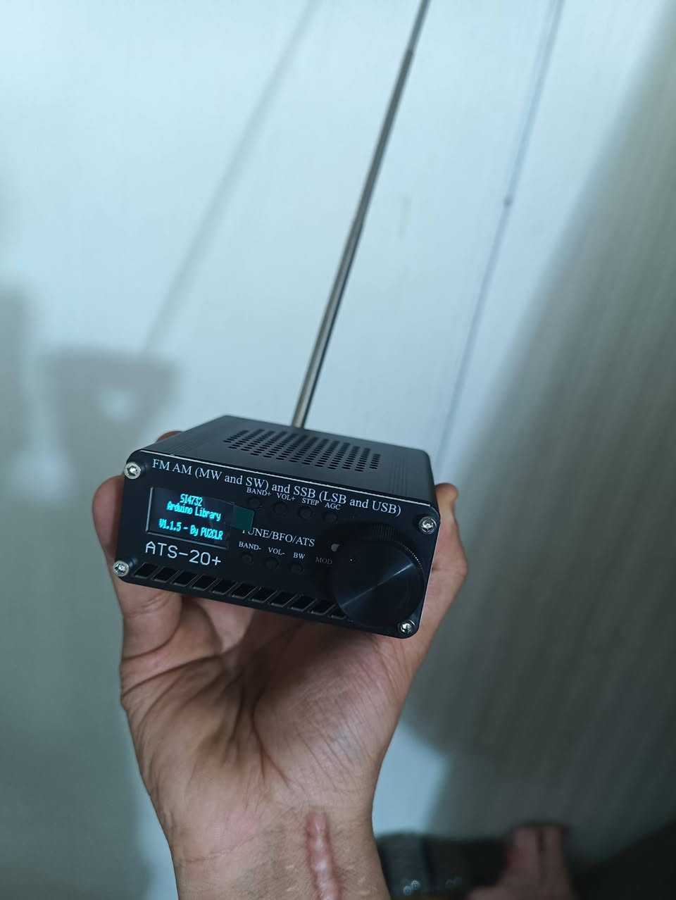 السعر ٥٠ الف
يستقبل جميع الموجات


**إذا كنت صاحب هذا الإعلان وتريد حذفه لأي سبب، رجاءا أرسل رسالة إلى الدعم الفني**