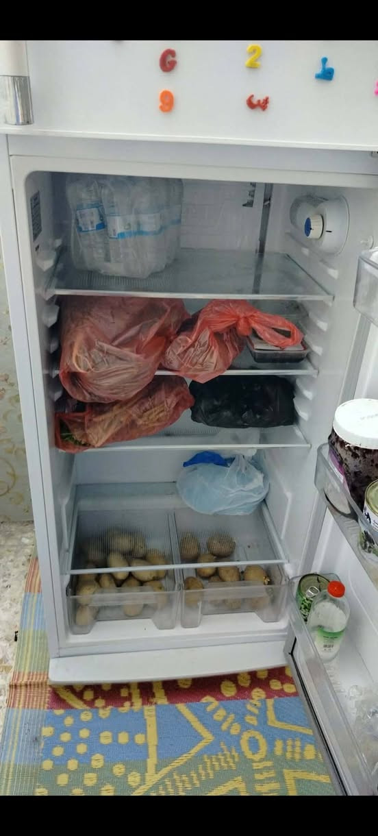 غراض للبيع الثلاجه شغاله 24 قدم 300 الطباخ شغال 130 الكونفيره 90 ميز الطعام 90 مكانهن نجف شراي خاص


**إذا كنت صاحب هذا الإعلان وتريد حذفه لأي سبب، رجاءا أرسل رسالة إلى الدعم الفني**