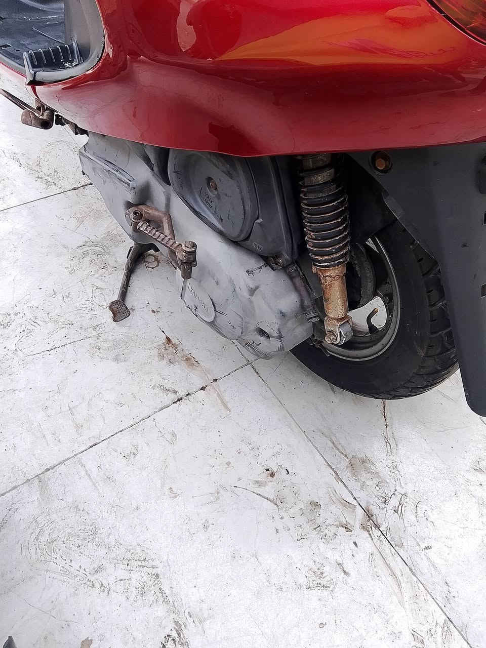 سلام عليكم فراشة رمبة بعده ماماشية ابد التفاصيل مذكورة بالفديو المحرك بعده لونه ذهبي مال شركة سعر 750 تجي للمعرض تكلب وتفحص براحتك تشوف محرك تقتنع بيه يلا تاخذه *********** العنوان الاسكان مجمع الياباني
