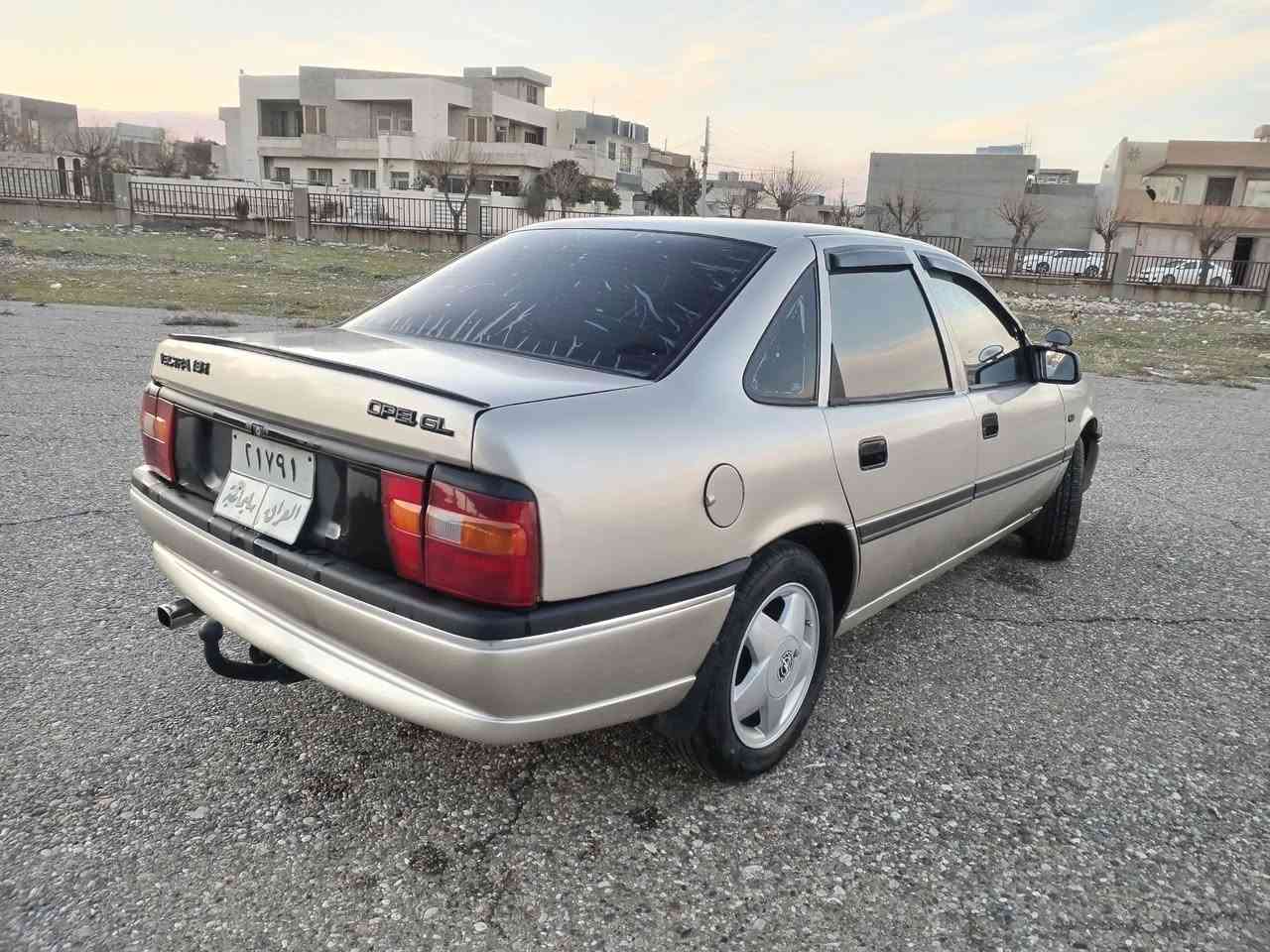 بەناوی خوای گەورە
ئۆپڵ فکترا بۆفرۆشت 
مەیکینە 18مۆدێل 92گێڕ مەکینە بەشەر 
بێ دەعمو لێدراو بێ خایس چوار ویلوتایەی لۆکی لەژێرە
تقم پێشو تونوتۆڵی هەموی بەشەر سەنەوی 10ڕۆژە بەسەرچوە سعری 45گڵاوکەمێک مجال شوێن چەمچەماڵ
***********
***********
