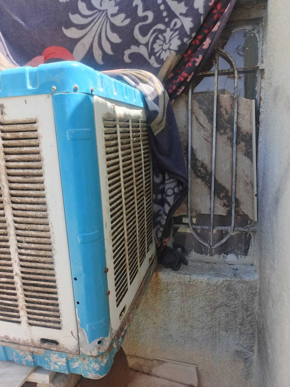 للبيع اب125///مبرده حديد غلاافهه نضيف وما بيهه اي خخياسات وماطور جديد كامله من كلشي بس حط ماي وشغل  ما ناقصهه شي مكاني شطره شارع الكص. الخاص مفتوح وهاذه رقمي***********
