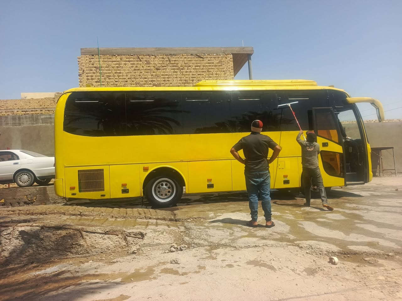 باص سون وينصيني 37راكب موديل ٢٠١٦جاهزه للعمل رقم سليمانيه الجديد  سنويه جديدهالسعر٢٢٠ورقه وبيه مجال الاتصال 
***********
