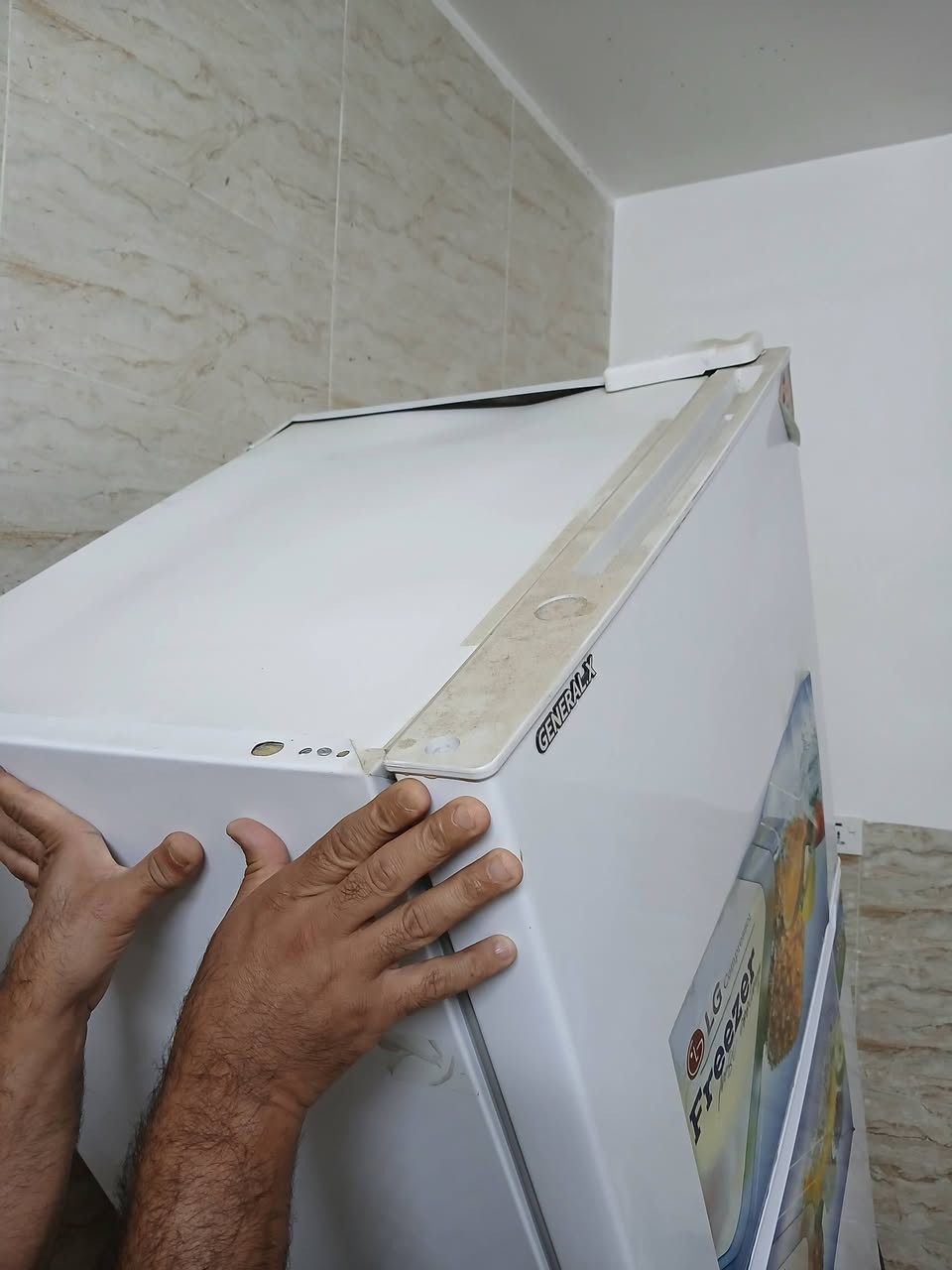 ثلاجه  حجم كبير جدا نظيفه 
ضرر خفيف من فوك بسبب تحميل 
السعر ٢٠٠ الف قفل
غساله ٨ كيلو  هياشي جدا نظيفه غسل وتنشيف  ١٧٥ الف .
طباخ عشتار جدا نظيف جدا السعر ١٥٠ الف


**إذا كنت صاحب هذا الإعلان وتريد حذفه لأي سبب، رجاءا أرسل رسالة إلى الدعم الفني**