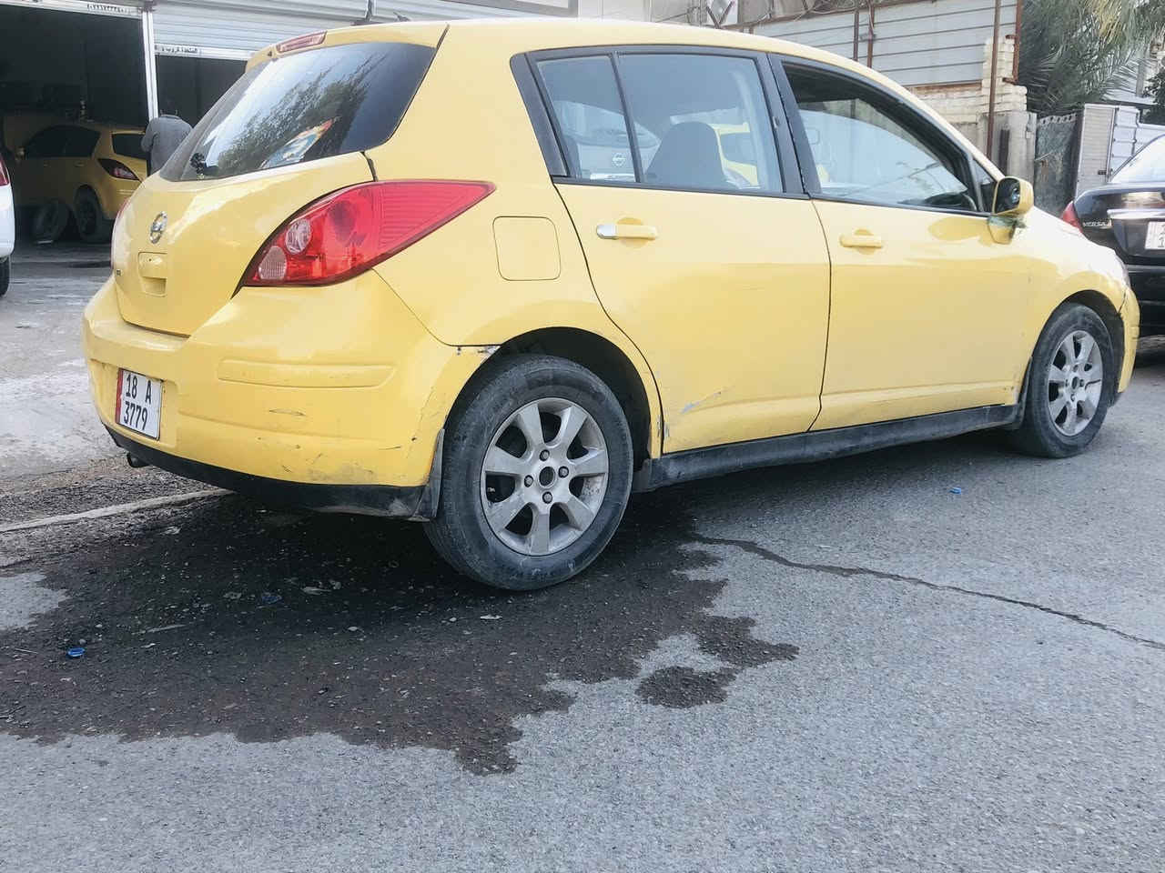 بسم الله نيسان فيرسا 2010
سياره حلوه رقم مميز نگليزي 
يرادله ترتيب بيها هاف كلش خفيف ع نمره الثالثه كير هوه ولفتح ولشد ب ٣٠٠ االف 
سعرها ٤٥ وبيه مجال تحياتي
مكان بغداد سيديه
***********
