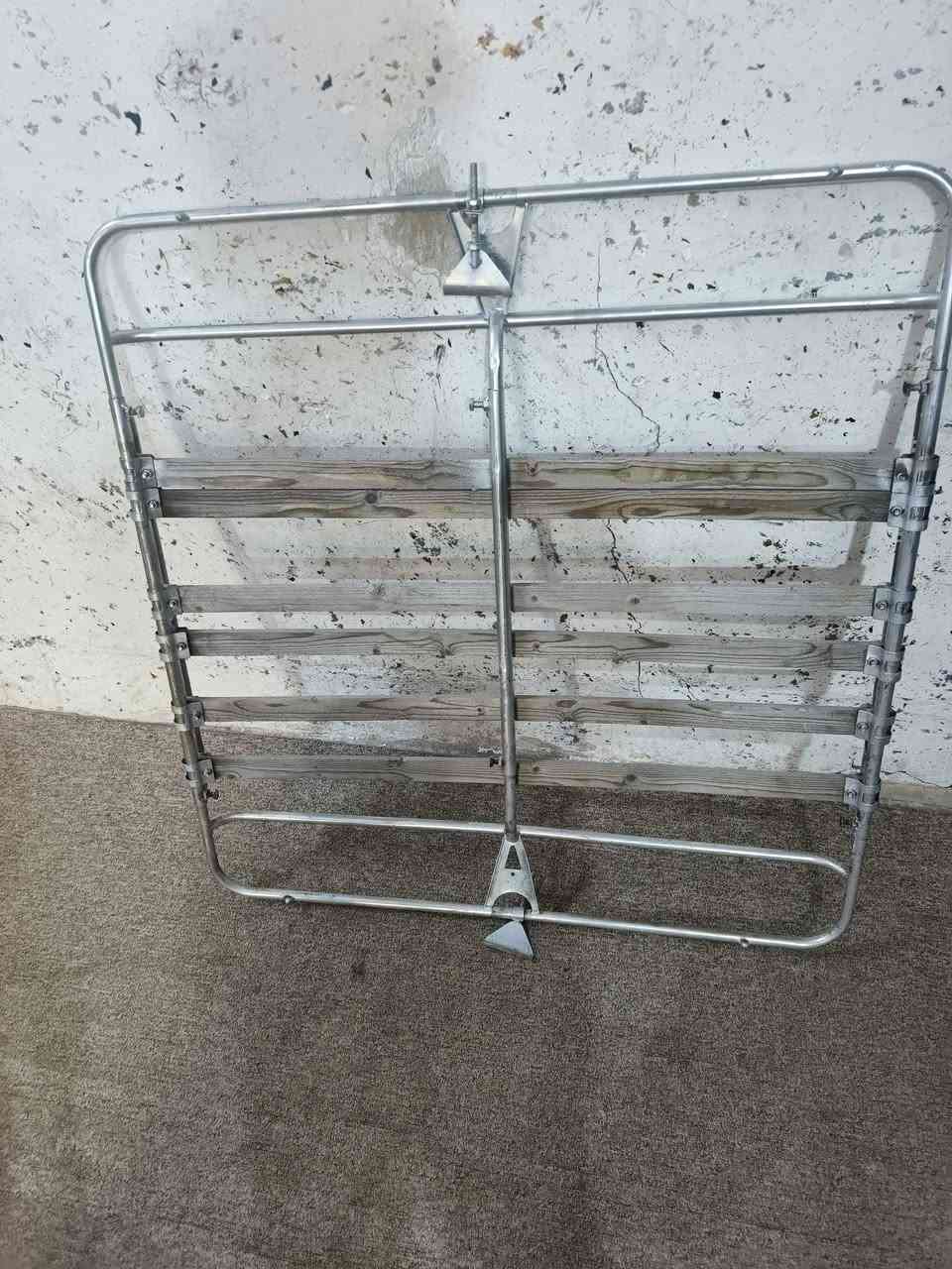 سلام عليكم سيبايه سل ستيل جوكر ترهم اغلب السيارات كامله هيه وغراضها مكاني بغداد الخطيب قيم بليرضي بي الله ***********
