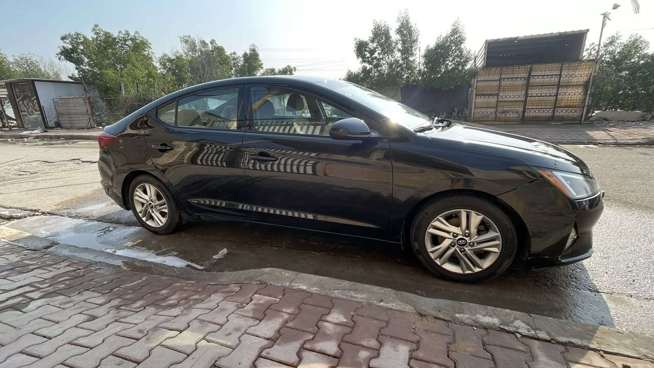 السلام عليكم ورحمة الله وبركاته
مقدما اخواني السعر((( 138))) اذا عجبك السعر كمل المنشور واذا لا اعبر والرزق على الله 
ألنترا 2020 وارد امريكي رقم بغداد انكليزي بأسمي فول مواصفات عدا مقاعد جلد
حادثهة مرفق بالصور بدون شاصي ولغود ودواخل (3 قطع)
نواقصهة فقط جامة بگ لايت من جراء عمل تخريب موضح بالصورة
المواصفات
المحرك 2000 والگير سي في تي وبحالة الوكالة
ادامة كاملة للسيارة كل موسم زيت الگير والمحرك زيت رافينول الالماني فقط لاغير
السيارة بحياتهة مشايفة البنزين العادي
وجاهزة من كل النواحي
دخول ذكي+ صندوق ذكي+بصمة ابواب+بصمة تشغيل+نقطة عمياء+سلايد +شاشة كبيرة+كامرة دوارة 180 درجة+ بريك ذاتي (اوتو ستوب) +تحديد مسار+فول تحكمات ستيرن+مثبت سرعة+تدفئة مقاعد وبعد هواي 
مكان السيارة بغداد حسينية الراشدية شارع الخدمات خلف جامع السيدة زينب
رقم الهاتف *********** متوفر اتصال فقط وبالخدمة
شرط البيع التحويل خلال اسبوعين
