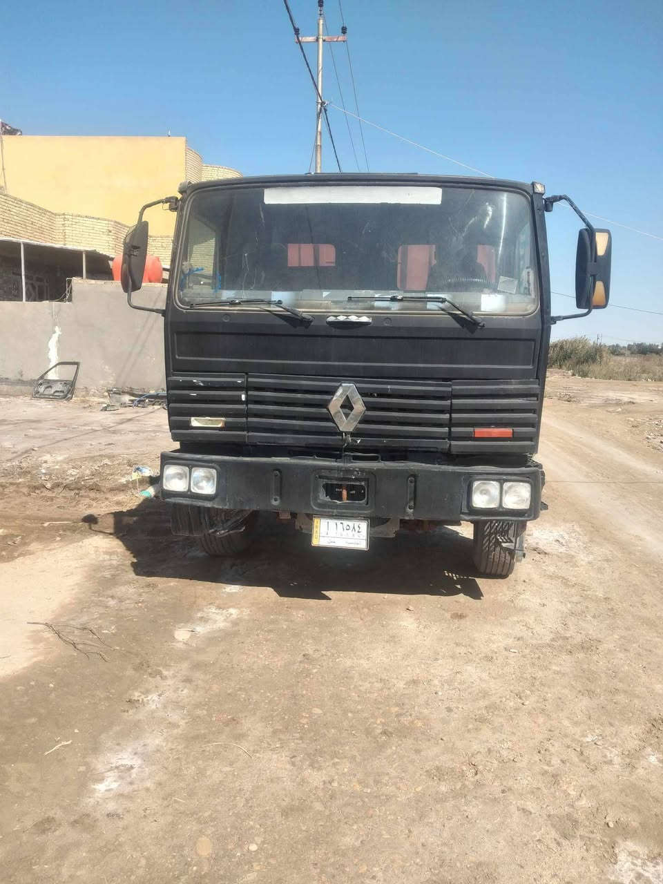 تك رينو موديل 94جاهزه من كلشي بااسمي بالسنويه 4طن سته بستم سوبر طول سته وربع ***********
