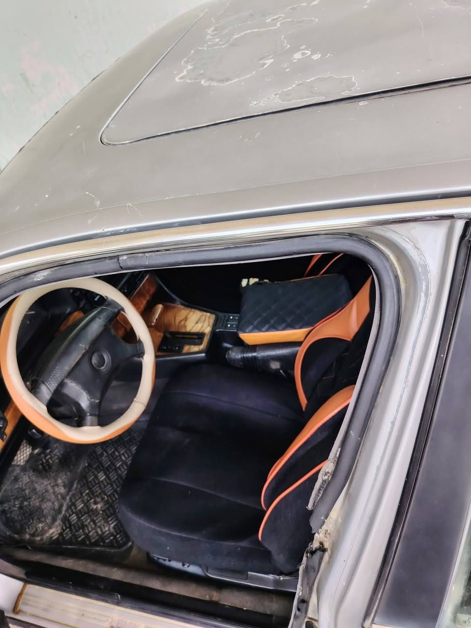 السلام عليكم للبيع فقط BMWموديل 94فول الفول حجم 730محرك  V8 محرك كير بل كارتون شرط ترايك 260فول اوتو دبل ايرباك كشنات كهربائي جميع حركه شغاله سلايت طكتين شغاله سياره وضع شركه جاهز كفاله عامه سياره حبل ابيعك بدون تحويل ومكفوله دوله وعشاير السعر من الاخير قفل 25 هاتف ***********
