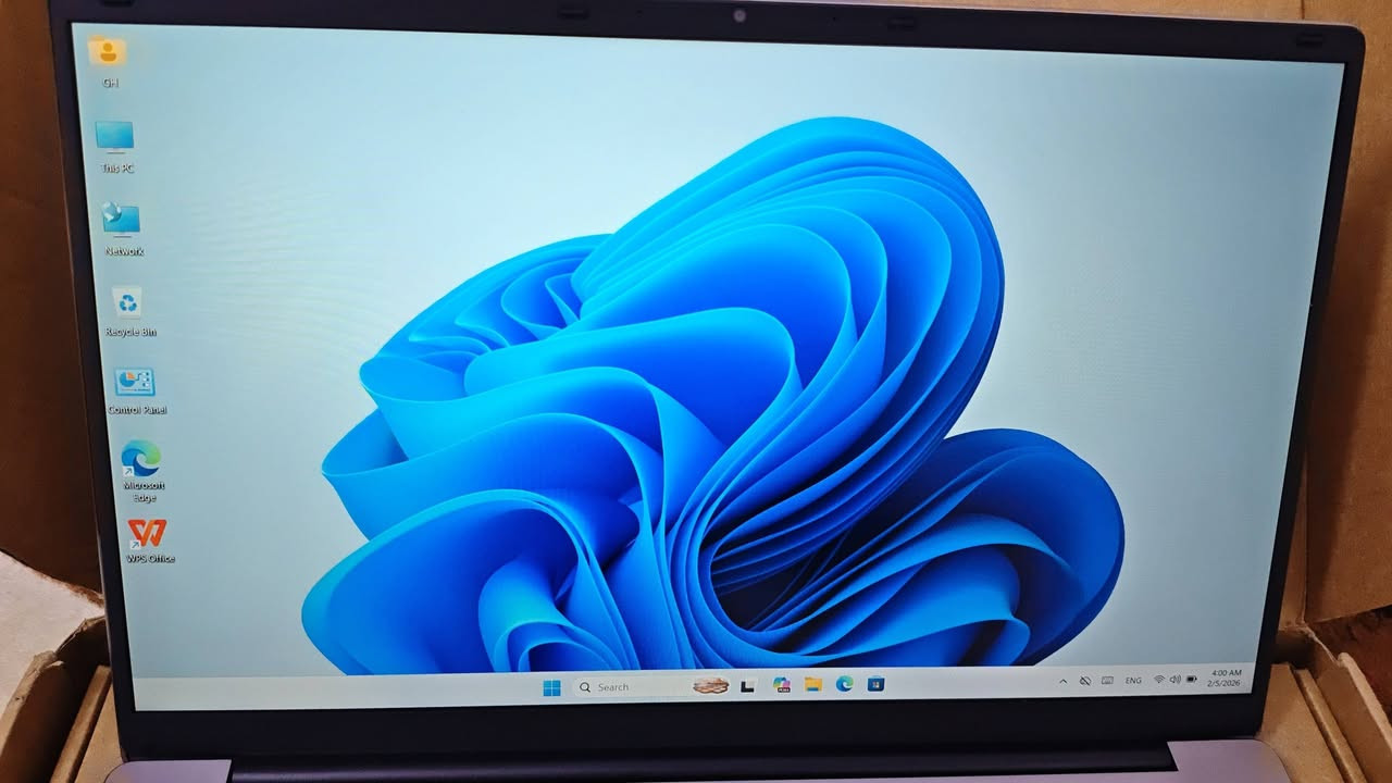 لابتوب مستخدم نظافة 99% للبيع 
Intal: Ryazan 7 5700
High speed 4.3 cpu
Ram:32 ddr5
Hard: 1TB ssd
AMD Radaun graphics 16 g
Display/1960*1200
Bluetooth:5.0
سعر 720 الف


**إذا كنت صاحب هذا الإعلان وتريد حذفه لأي سبب، رجاءا أرسل رسالة إلى الدعم الفني**