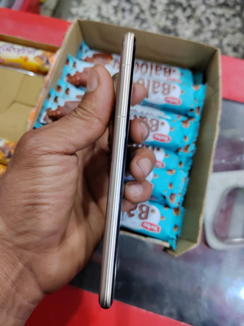 هواوي بورا 80 الترا مستعمل شهرين النضافة 100% رقم الهاتف ***********
