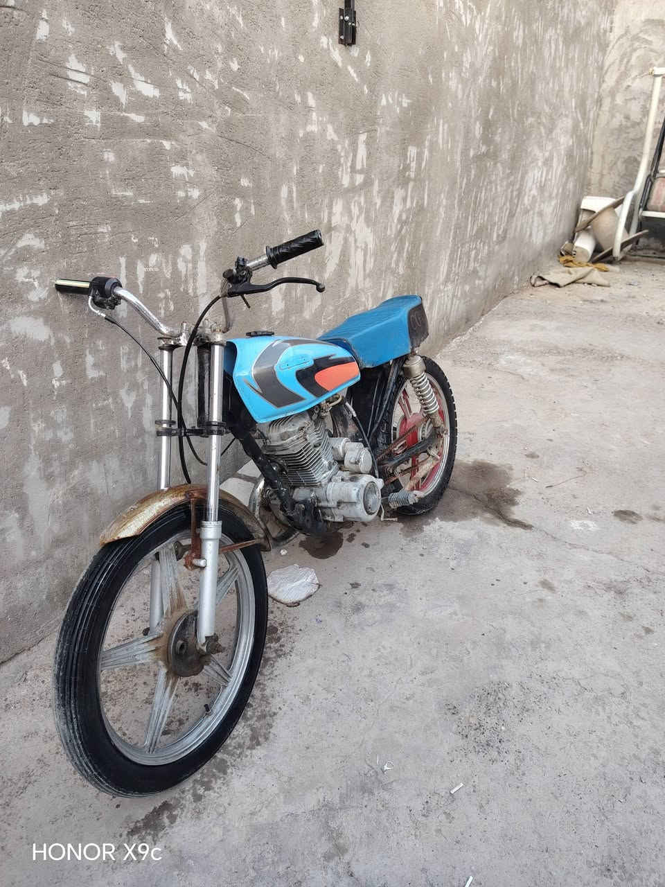 سلام عليكم دراجع ايراني مكينه امتي ار الدرحه كوم حديد 150قفلهه 
الشراي خابرني ***********
