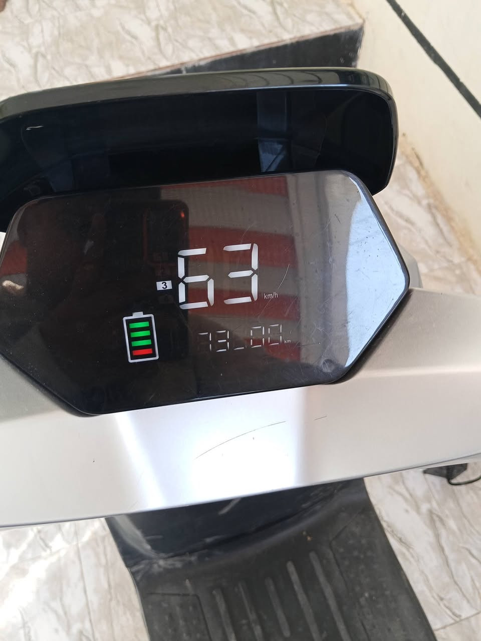 سلام عليكم دراجي شحن 6بطارية سرعة 63 لتواصل ***********
