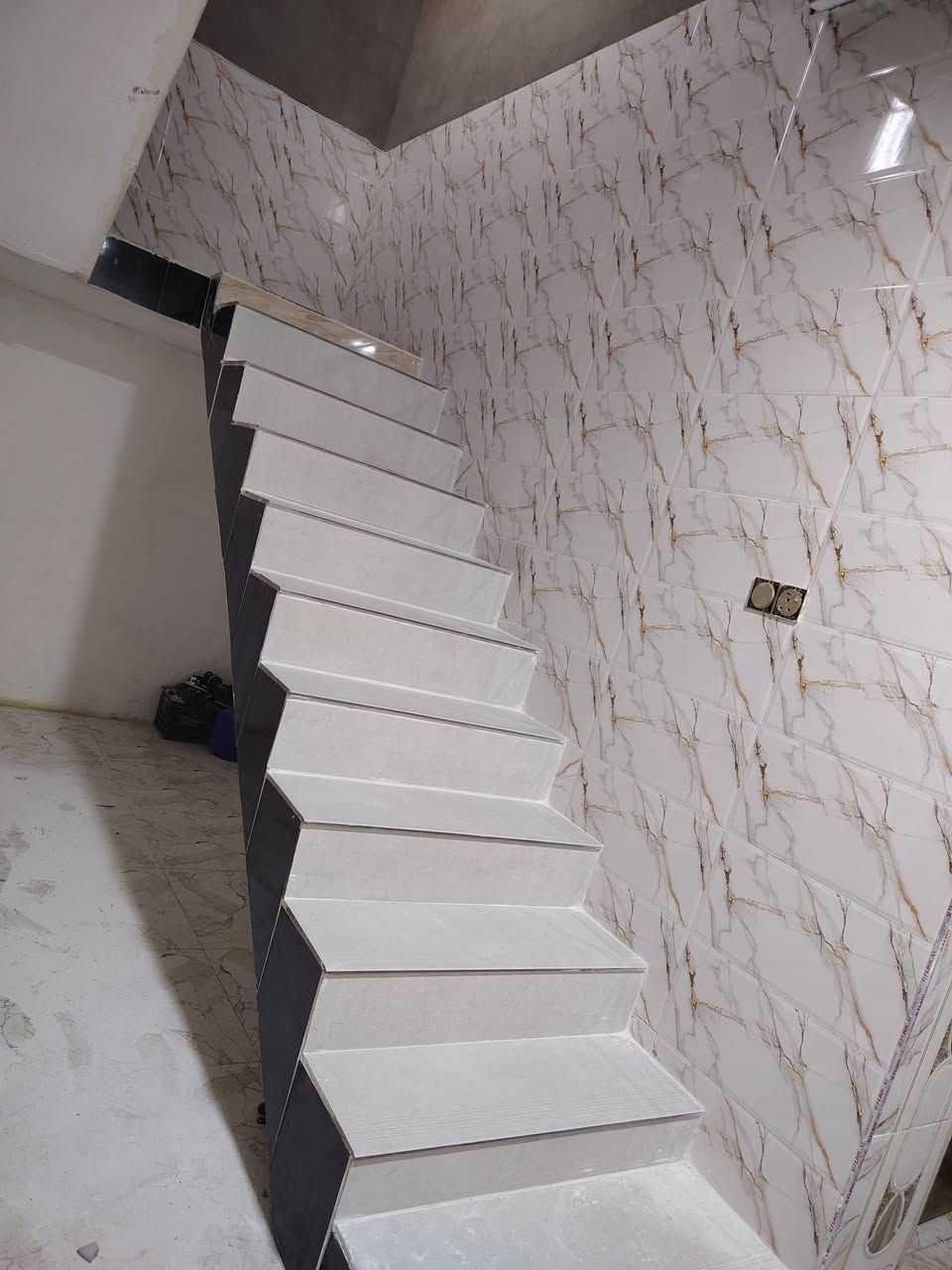 سلام عليكم خلفه سيراميك شغل درجه أولى أسعار مناسبة ونشتغل اقصاط للمضبوطين (والله يرزق الجميع يارب) استفسار على رقم *********** ادمن 🌹
