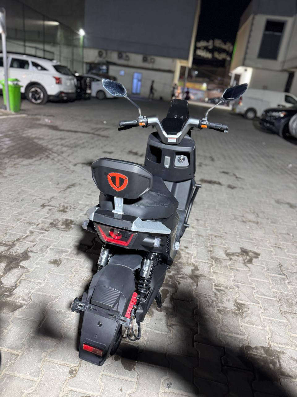 سلام عليكم دراجه شحن للبيع اخر مو ديل فول موصفات 
ستخدام ٢٥يوم فقط عنواني بغداد حي العلام ***********
صارت عليه مليون و٣٠٠ وعارضه مليون و١٠٠ كفاله عامه شخط مابيه ومضمومه
