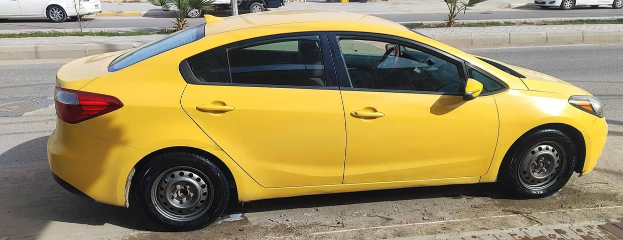 السلام عليكم فورتي ٢٠١٦ رقم نكليزي  جديد ضربها ماعابرة السونار موجد محرك بي ضعف السعر ٨٨...لاستفسار ***********
