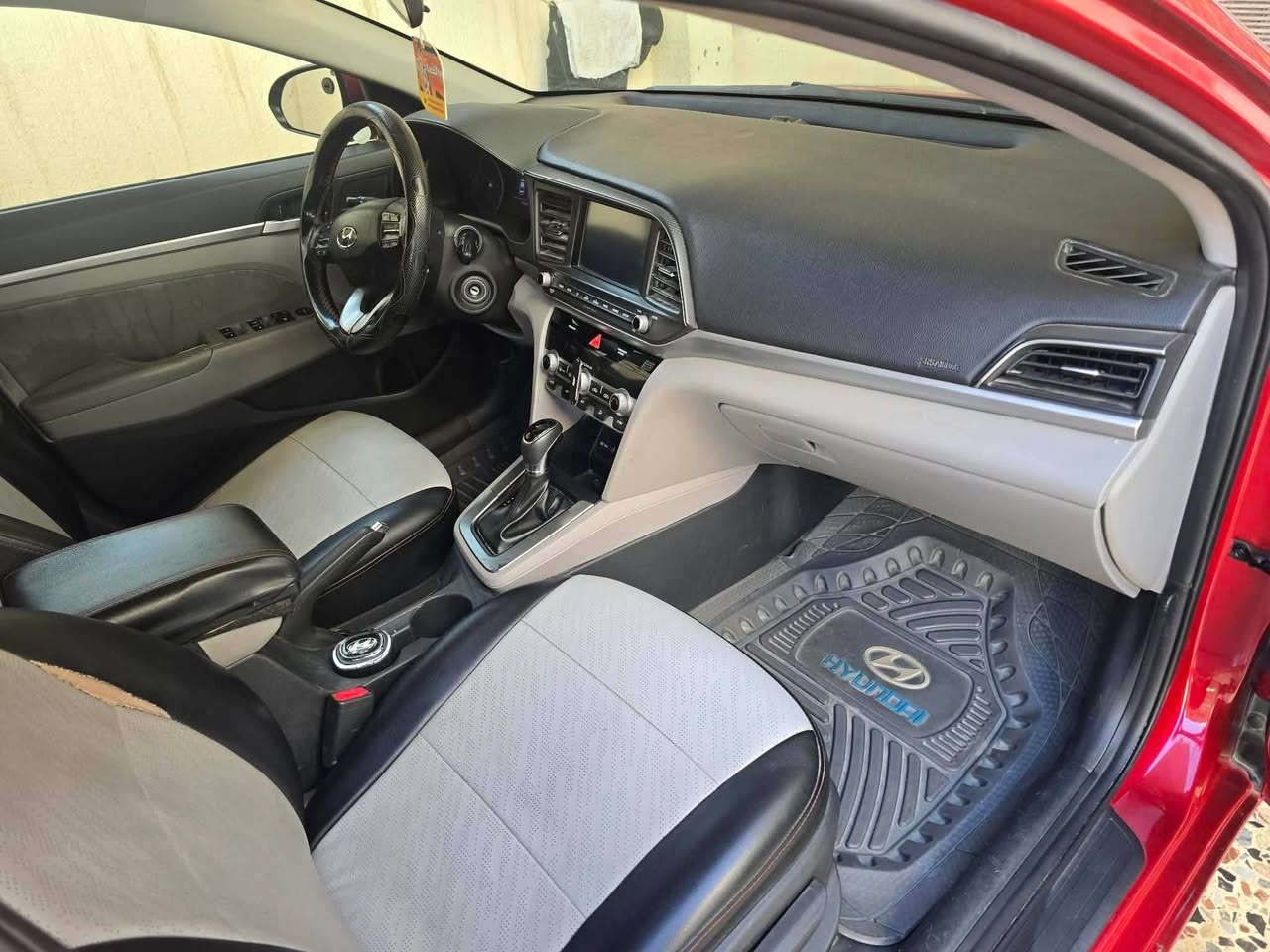 هونداي النترا وارد أمريكي ٢٠٢٠
حادثها جاملغ وبنيد بدون داخل صور الحادث و السونار بالمنشور 
محرك ٢٠٠٠ دوش كير At مبدل إضافة منضومة غاز صدر جديد تخم تاير دوشمة جلد جاهزة  رقم بغداد تحويل مباشر مكان السيارة بغداد شهداء العبيدي 
السعر ١٣٠ وبيه مجال
***********
***********
