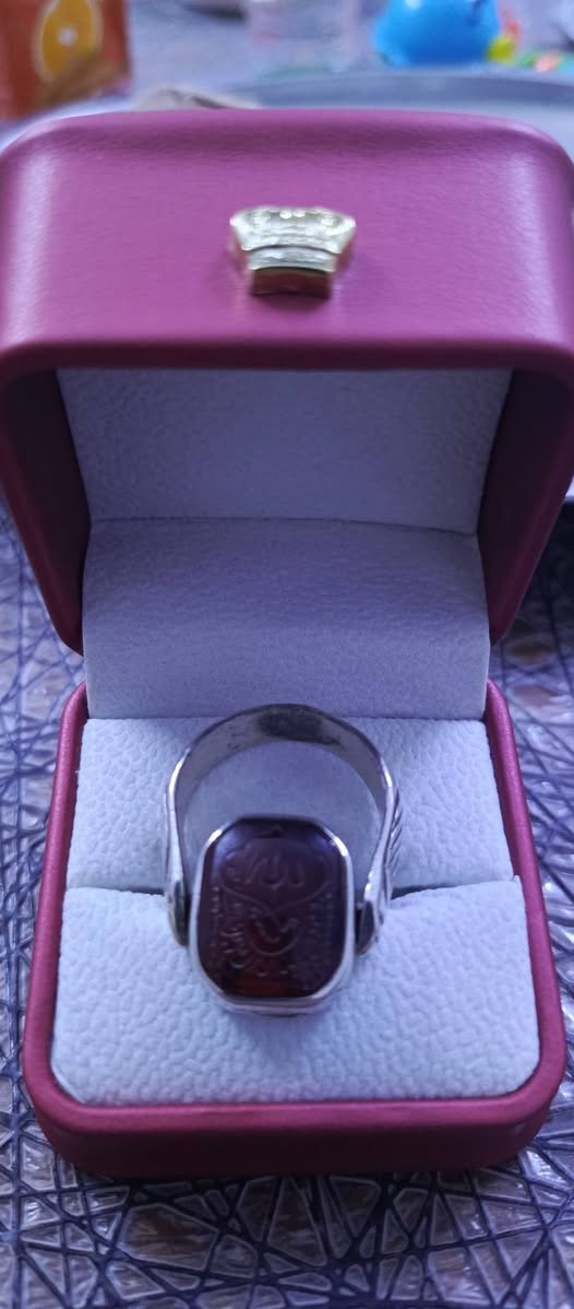 محبس من الصياغات المختلفة الجميلة مع حجر العقيق اليماني المخطوط + ضهر الخاتم اية  (ان هذا لرزقنا مالة من نفاذ)  الإتصال ***********
