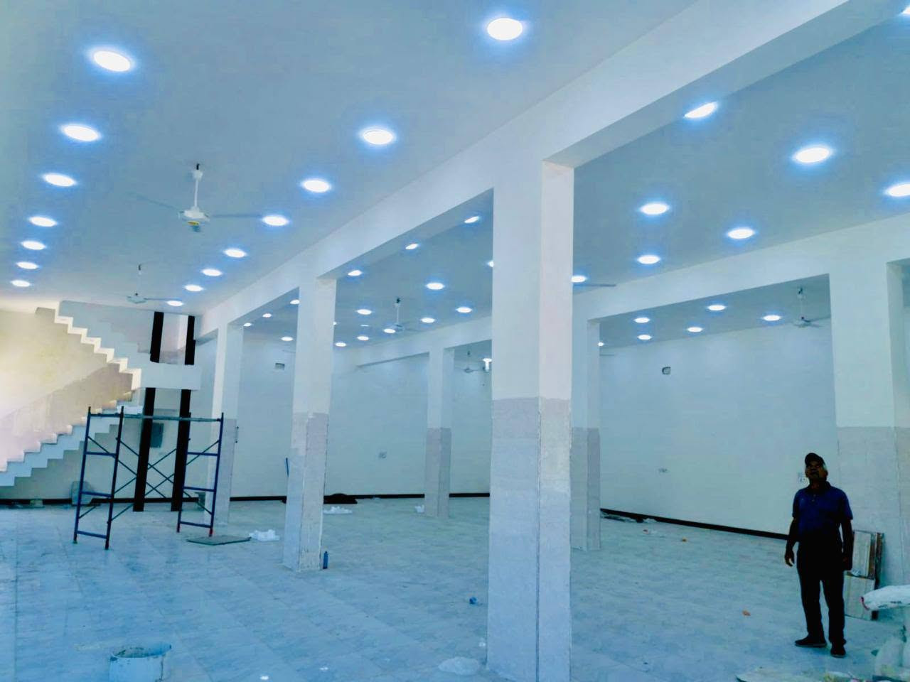 عمارة للايجار مساحته 325م
بيه طابقين القاعه وحده فوك وحده جوه وصطح 

ترهم كلشي مخزن شركه جم  صالون 
كلشي كوفي شركه توصيل 

موقع منطقت الدورة كرارة قرب صيطرة بل بدايه 
وجهك سريع الدورة 

للاستفسار واتساب ***********

