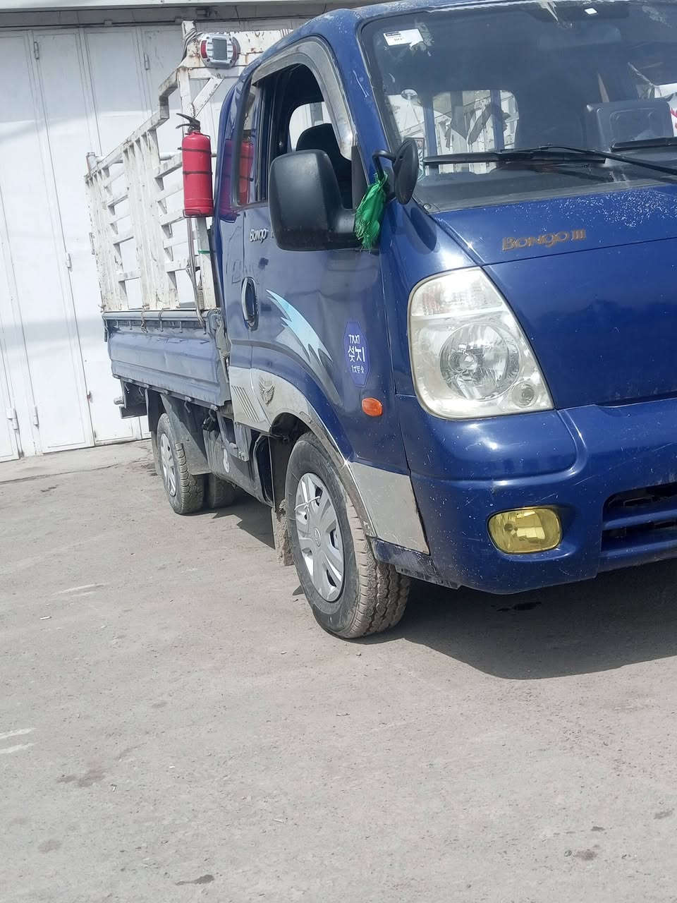 سلام عليكم للبيع موديل ٥ محرك ستارس بسمي سعر ٧٧ رقم الهاتف ***********
