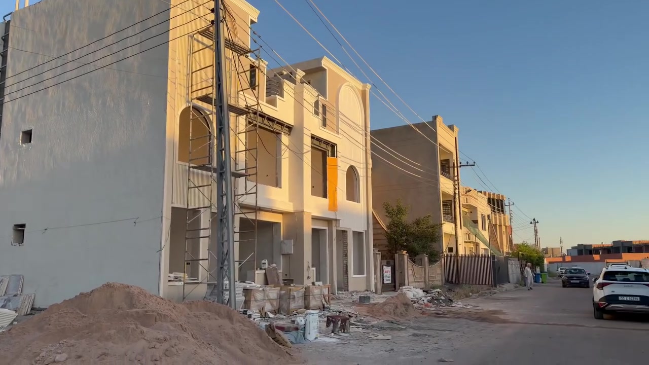 عقارات للبيع عدد 3 مشمولات 🏘️🏠

(1) مساحة الشقة 50 متر، واجهة 6:5، تحتوي على 3 غرف نوم، مطبخ، صالة، حمامات عدد 2 🛏️🚿

(2) مساحة الخلفي 65 متر، واجهة 5، طابق 13، يحتوي على 4 غرف نوم، بناء حديث قيد الإنشاء 🏗️، باقة لفترة بسيطة يتم إقفالها 🚪

منطقة حي الجهاد، مربع ضباط مجاور شقق حي الصدام 📍

للاستفسار: *********** 📞
