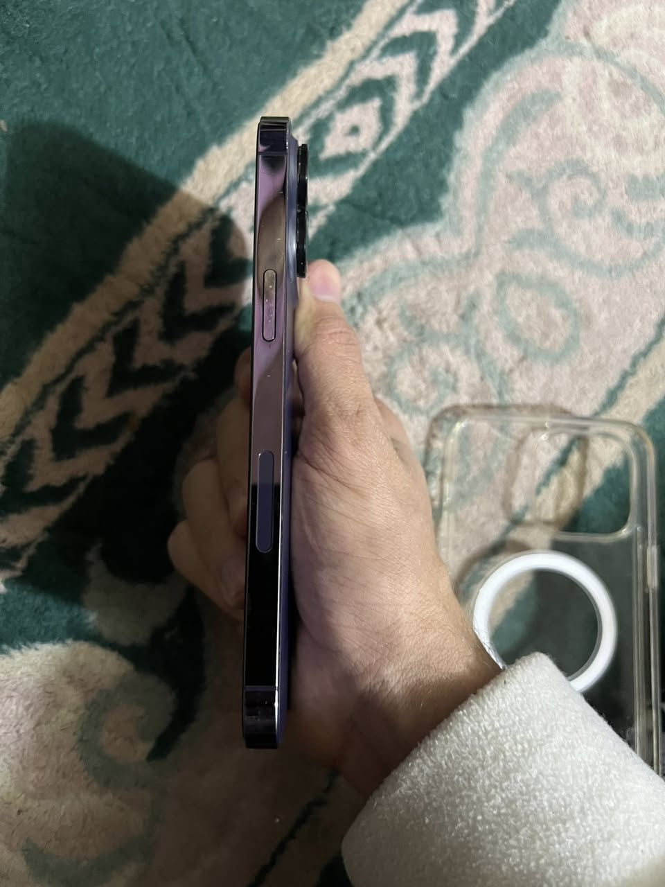 ايفون 14 برو ماكس بطاريه 84 ذاكره 256  دبل سيم   
 جهاز نضيف فقط مبدل ضهر مكفول كله شغال لوك
 لون بنفسجي مكاني بغداد السعر 800 بي مجال شراي  يتصل رقم ***********
