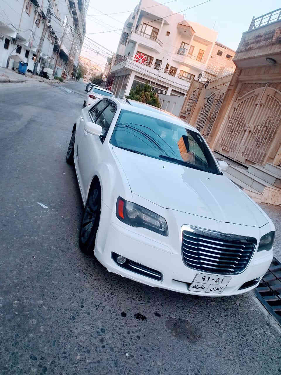 موديل ٢٠١٤ 
مواصفات s
سيارة بدون صبغ بس بي مكانين pdr
ماشية ١٤٠ الف
سيارة فول مواصفات
بانوراما 
بصمة 
جلد 
سعر ٢١٥$
مكان دهوك
***********
