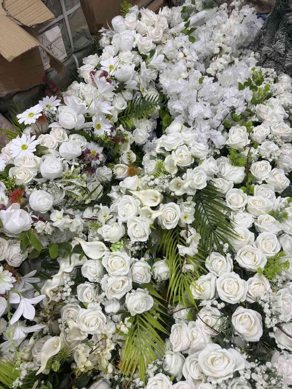 ورد مع بوري سفنج كمل لعدد ٨قطع لون ابيض ومع ورد جهنمي عدد واحد لبيع مفرد اعدد كمل  مامستعملات   لوضعيه جديده 
***********
