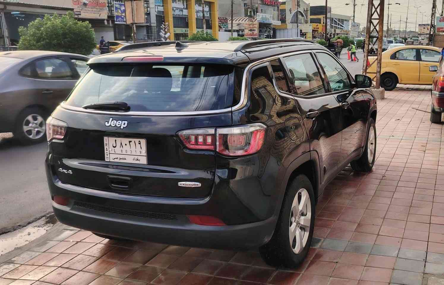 يا الله السلام عليكم جيب كومباس موديل  2020 رقم بغداد بسمي فول ماعده الفتحه والرادار حادث امامي مبدل بونيد فقط وبارد بخشم الجاملغ مكفوله شواصي ولغود ومكفوله من الصبغ شادلها  زوج تاير جديد وشادلها باتري كوري كبير + باتري صغير كوري  شادلها دوشمه تركي اصلي ومدوشم ارضيه جلد + جنطه السيارة مابيها نقص صدرها خير من الله كير 9  نمر محرك 4 سلندر 2400 ماشيه 38  قابله للزياده
السعر 160 ورقه بيها مجال حك الجيه مكان السيارة مدينة بسمايه هاتف بي واتساب ***********
اسف عل اطاله
