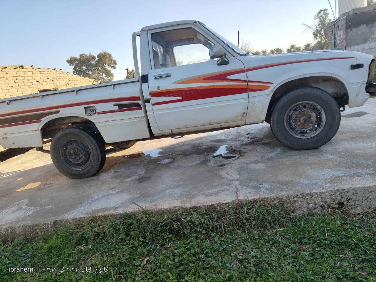 تيوتا موديل 80 مكينه 3y كير 4 فلاحي مال 85 كفاله مكينه او كير او شاصي رقم واسط صدامي بأسمي  جواها تخم تاير كهربائيات كله شغال مكانها واسط  سعرها 30 او بيها مجال (***********)
***********
