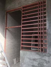 صباغ حديد بواب + شبابيك + محجرات+ تنضيف بسعار مناسبا الهاتف 0772288606...