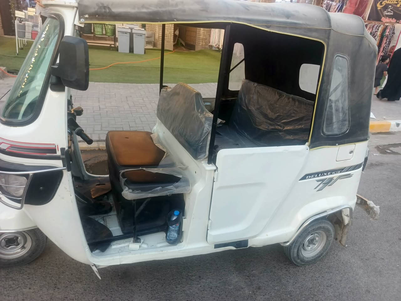 سلام عليكم TVS  للبيع موديل 21 رقم وسنويه  بغداد تحويل حسب الاتفاق يصير وبأي وقت تريد احولك كفاله عده رصعات بسيطه موضحات بل صور سعر 7.0 وبيها مجال قليل مكان بغداد الدوره واتساب رقمي ***********
