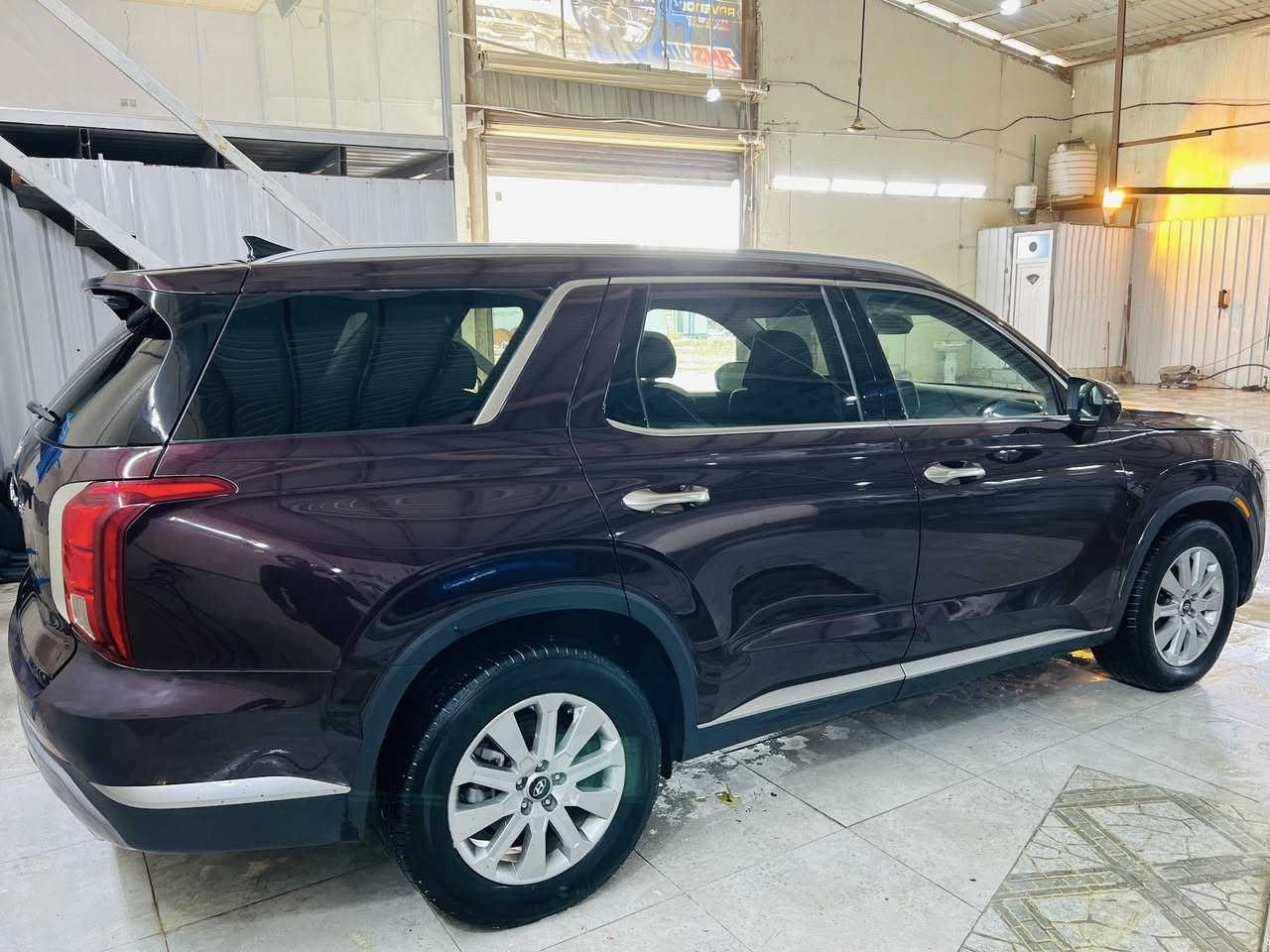 السلام عليكم
للبيع بلسايد  موديل (2025)
دخول جديد كتاب شهداء ذي قار
وكاله عامه 
فول مواصفات عدا الفتحه 
بصمه 
بصمه ابواب 
صندوك كهرباء 
مكينه V6.  (3800)
كير دكم 
7 راكب  3 قطع تبريد 
داخل اسود
لد امامي خلفي 
حساسات كامره 
سايدبريك بصمه 
هيتر كشنات 
بعد هواي موصفات 
تبديل جاملغ وبنيد
السعر 280 وبيها مجال بسيط
***********
