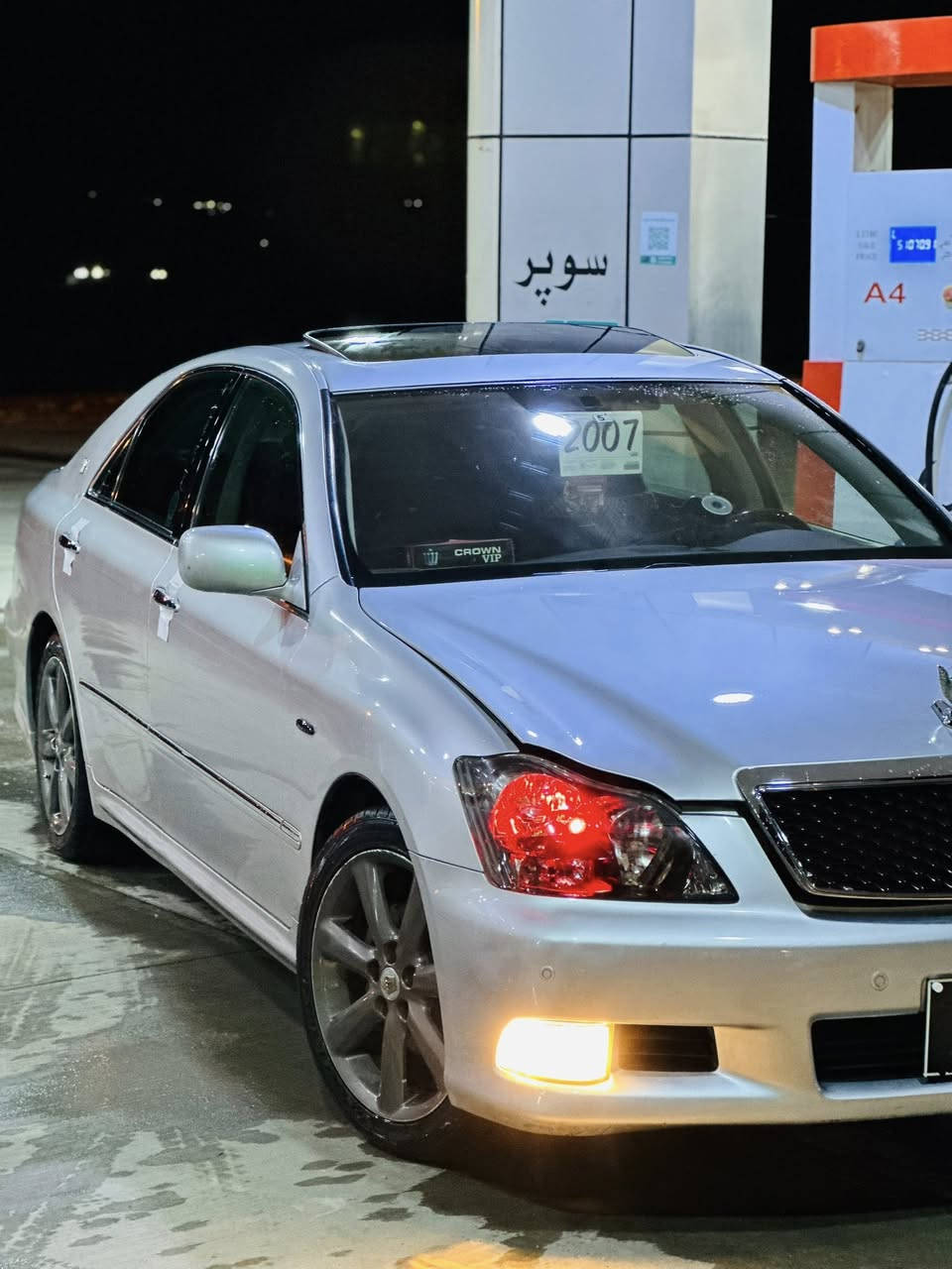 شاهینە موس موس 
گەورە بە بچوک ئاڵتونی بازاڕ بانزین هەر ناخوا
٢٠٠٧ بەسمە ڕەساسی سڵایدە شاشەو کامێرەی دواو پێشی حاسەیە 
تەبریدی سارد و گەرم بەشەرت گێڕ و مەکینەی بەشەرت 
سەیارەکە کامل جایز کراوە  برێکی بەسراوە 
بەس شوێن مەسەکانی بۆیاخە سۆنەرەکەیم داناوە 
سعری ٧٠ گەڵا و مەجالێکی برایانە
سلێمانی
0776 686 37 07
