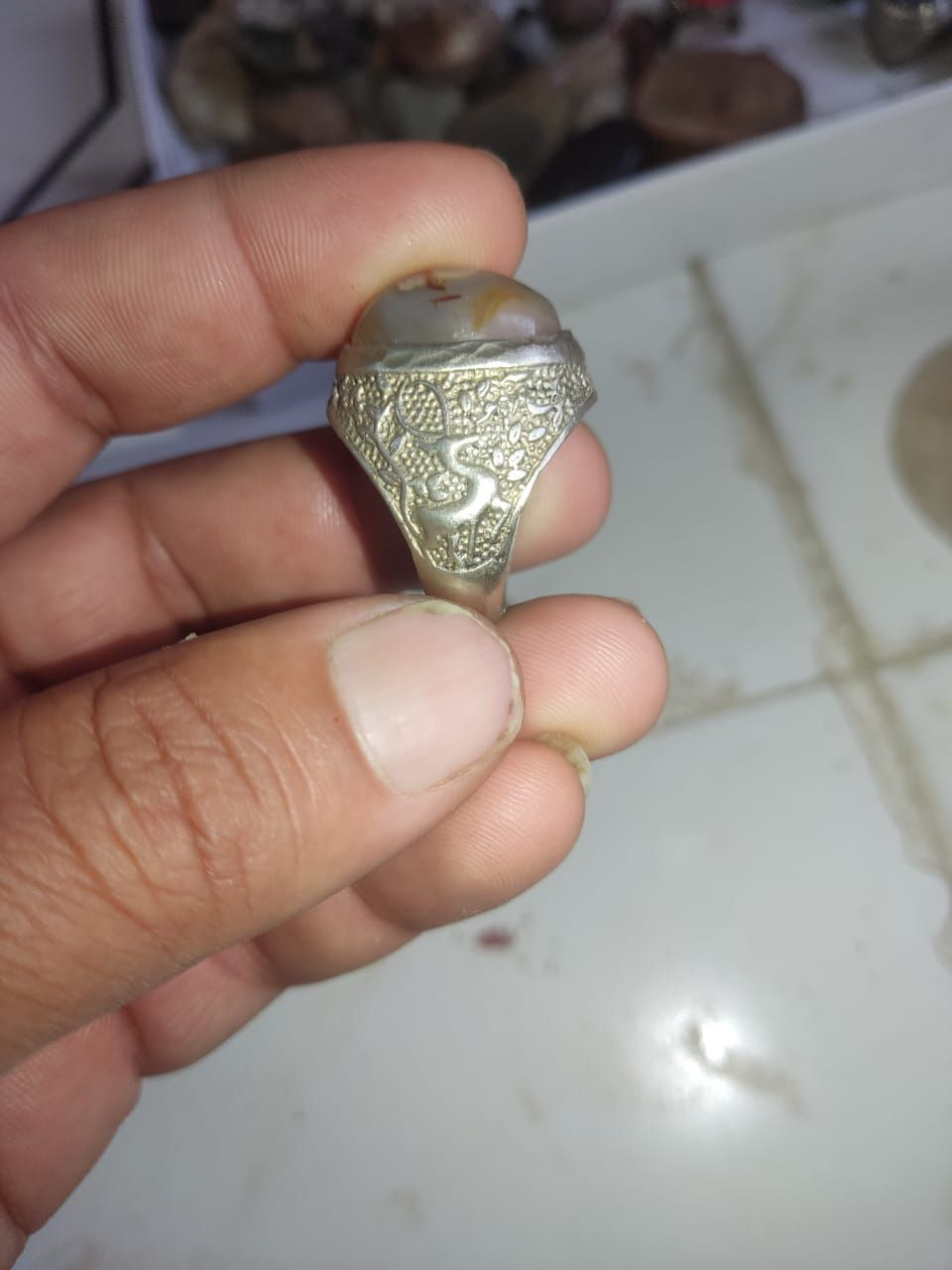 خاتم سليماني نوادر عيون صريحه 
فضه 925 للبيع أكثر تفاصيل خاص 
***********
