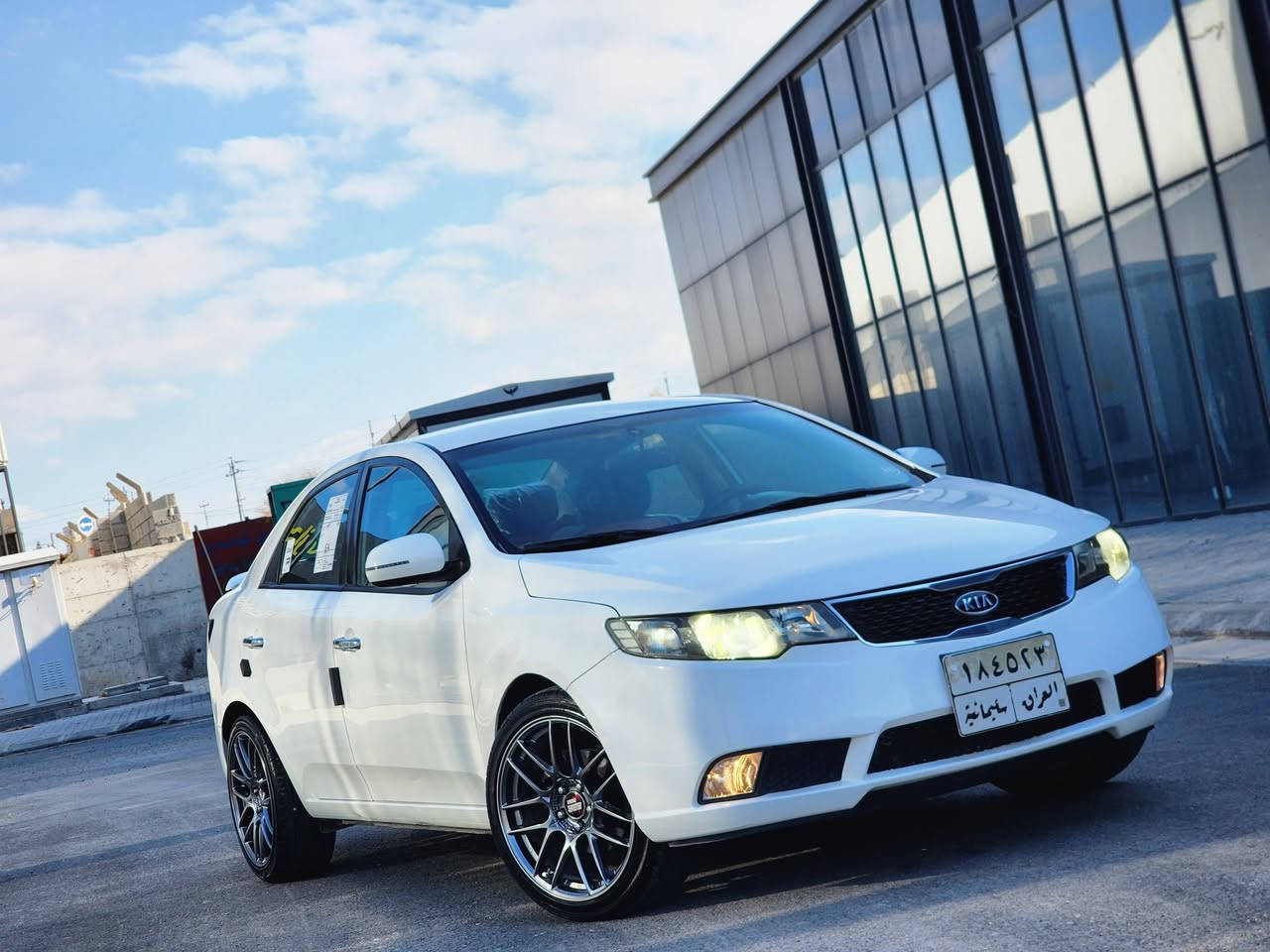 رجاءا اقره المنشور قبل ما تتصل
للبيع سيراتو خليجي موديل 2011 مكانها #سليمانيه..مكينه 1600دوش خليجي 
مواصفاتها داخل لونين مريات كهربائي شفط حاسه خلفيه عداد  حماوه دجيتال وحاكيه وبلوتوث تخم تاير ويلكب كروم جديد جواه مشدود
سياره بيه باب سايق صبغ بدون دواخل 
سياره جاهزه كير ومكينه بشرط السياره ب اسمي وتحويل مباشر 
السعر 93$$ وبيه مجال بسيط لشراي
الرقم *********** واتساب موجود
