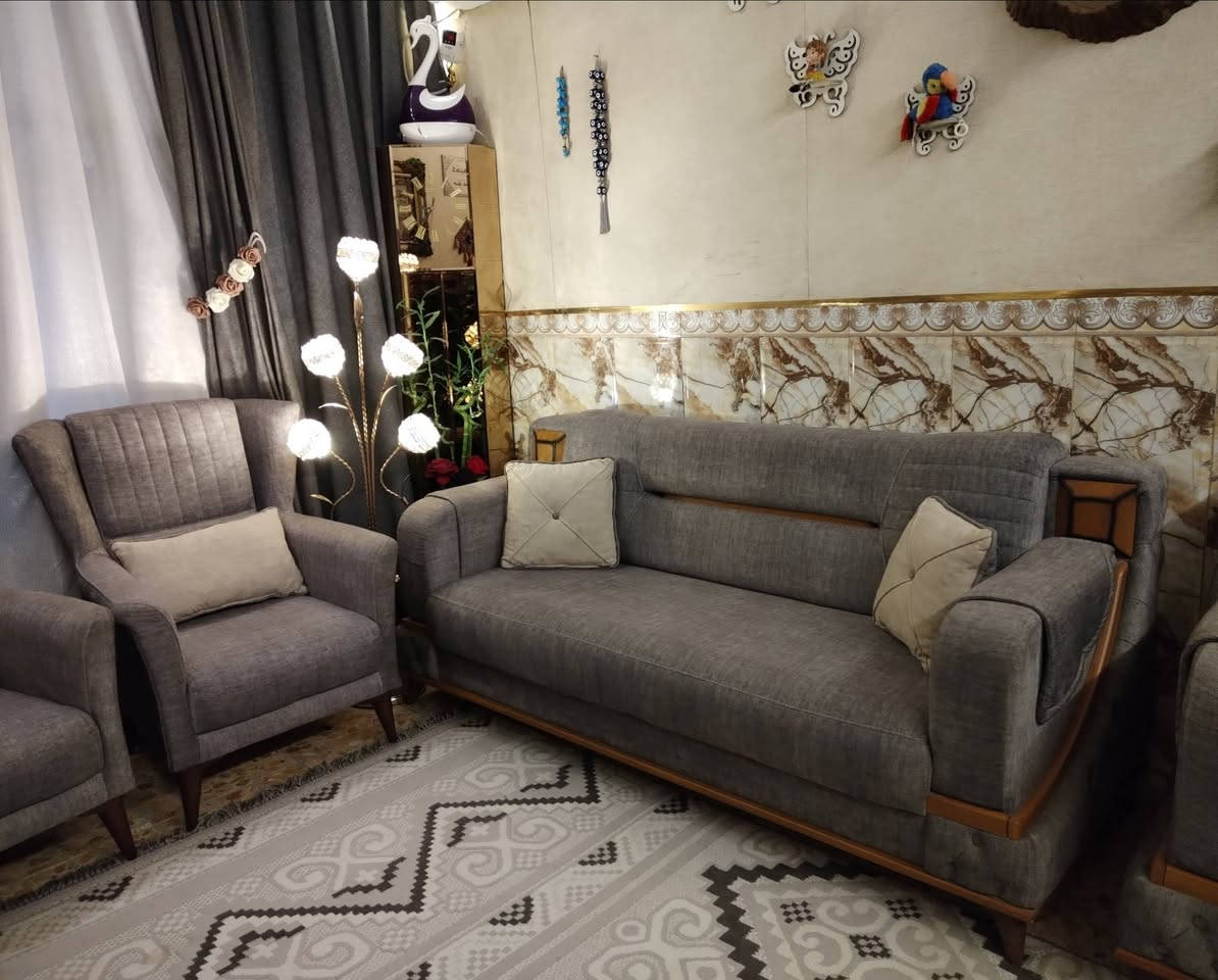 تخم تركي مودرن ١٠ مقاعد تصميم حديث قوي تكمة ثكيل خشب بلوك وسيورة داير فريم اسفنج طبي بلوستر ظغط سوفت قماش تركي نوع خاولي استخدام قليل اخو الجديد شخط ما بي نظافتة ١٠٠ ٪ نظيف جدا مبي اي ضرر... ٦٧٥ وبي مجال بسيط للشراي


**إذا كنت صاحب هذا الإعلان وتريد حذفه لأي سبب، رجاءا أرسل رسالة إلى الدعم الفني**