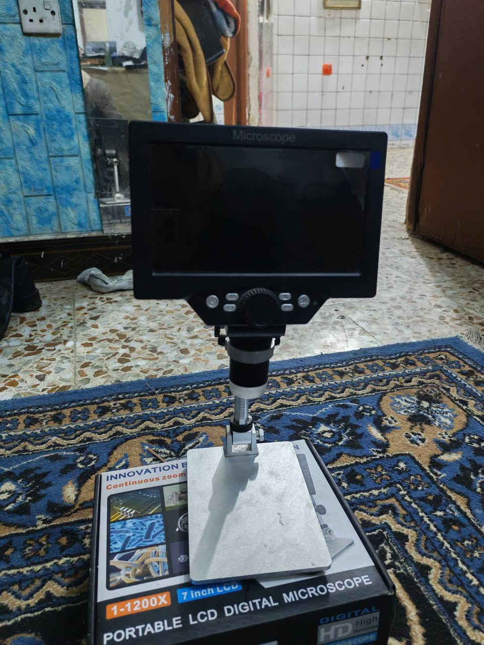 مايكروسكوب تقريب 1200X حجم الشاشه  7 انش ممستخدم ابد يشتغل على الكهرباء الجهاز كامل ونظيف السعر 80 الف مكاني بغداد حي الاعلام رقم تلفوني ***********
