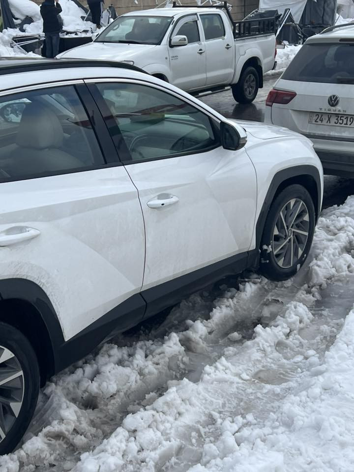 توسان 24 خليجي استلام شركة الاولى وبعدها بضمان الشركة فول الفول وبانوراما ماشية 44 الف رقم بغداد الانكليزي سنوية لغاية 2029 وهزة جديده بيها تبديل باب السايق اثر حادث ستوته وصبغ ربع باب الخلف السايق وشبر من الصندوق بدون ايرباك وكل شي مذكور بالسونار السيارة جديدة بمعنى الكلمة السعر 210 وبيها مجال بسيط جدا معروضه بسعر الوارد 
*********** واتس اب فقط 
بغداد الدوره شارع المصافي
