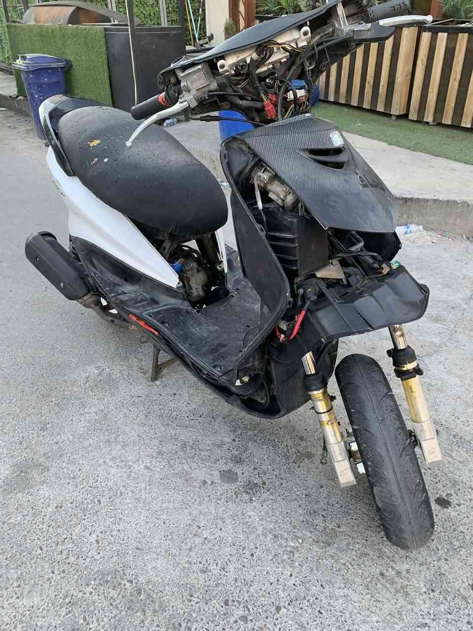 سلام عليكم سكنس دراجه نكره وفول بيها كور بصمه بيها صدر ذهبي بيها دبلات بيها هوزن بيها كلج امامي رياضي دراجه حلوه نفس ما هيا بل صور سعر 400مكاني البنوك متواجد خاص وتساب ***********
