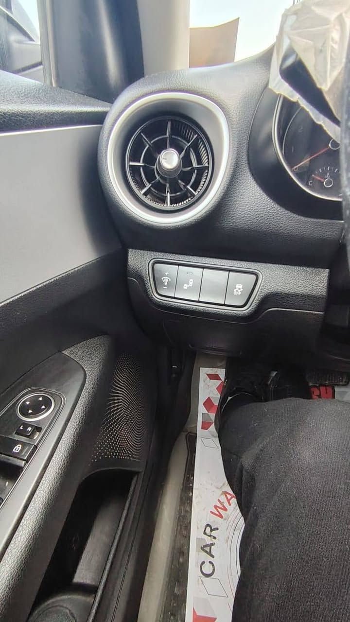 سلام عليكم فورتي موديل 24 معوقين لون فيلي سنويه ل 2030 سياره جاهزه الأخير رادار امامي نقطه عمياء اشاير مري سياقه ذاتيه فول تحكم ستيرن ويل كب ماشي 41 مايل يعني 60 ألف كيلو حداديه ١٠٠٪ تخم تاير جديد باتري جديد مسويله ادامه ومفروشه جلد 
للاستفسار ***********        السعر 150وبيهه مجال
إخوان مكلف بالنشر هذا رقم صاحب السياره واتواصل وياا
